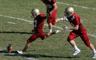 【爱游戏】帕森斯前瞻断言，里夫斯赛季数据将超越詹姆斯引热议