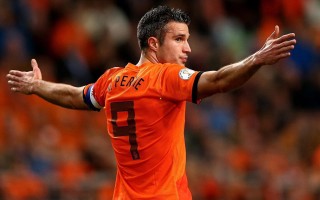 爱游戏体育-英超德比惊现超远距离世界波！身价9.2亿豪门全场3次射门1比4惨败 三轮联赛仅获1分陷危机